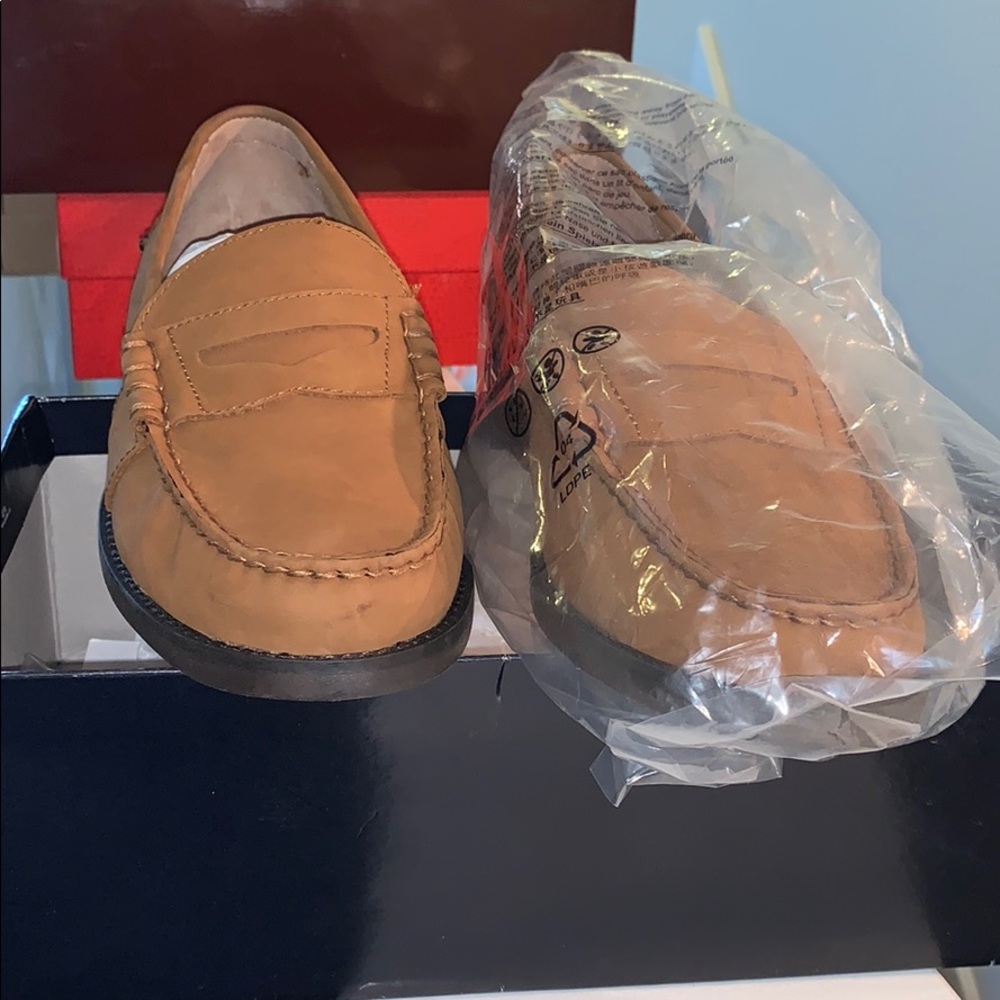 Shoes - Picture 2 of 4